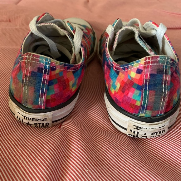 Youth size 3 “Rainbow Pixels” Chuck Taylor’s - Picture 5 of 5